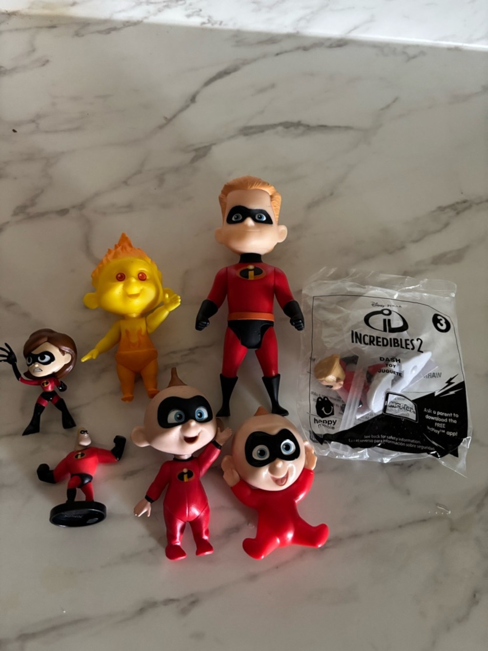 Disney Incredibles 2 Red & Yellow Family Figure Set